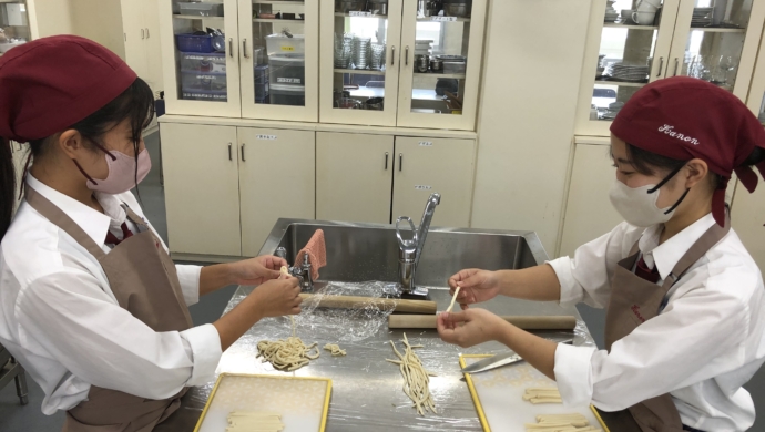 県立沖縄水産高等学校    服飾調理系列（家庭科）へ小麦粉を提供いたしました
