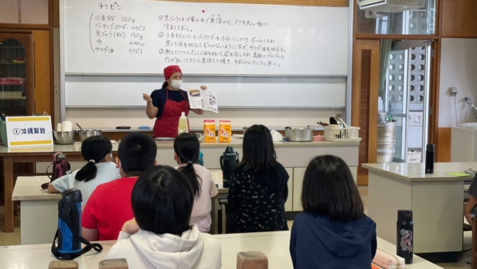 東風平小学校の食育教室へ小麦粉を寄付いたしました